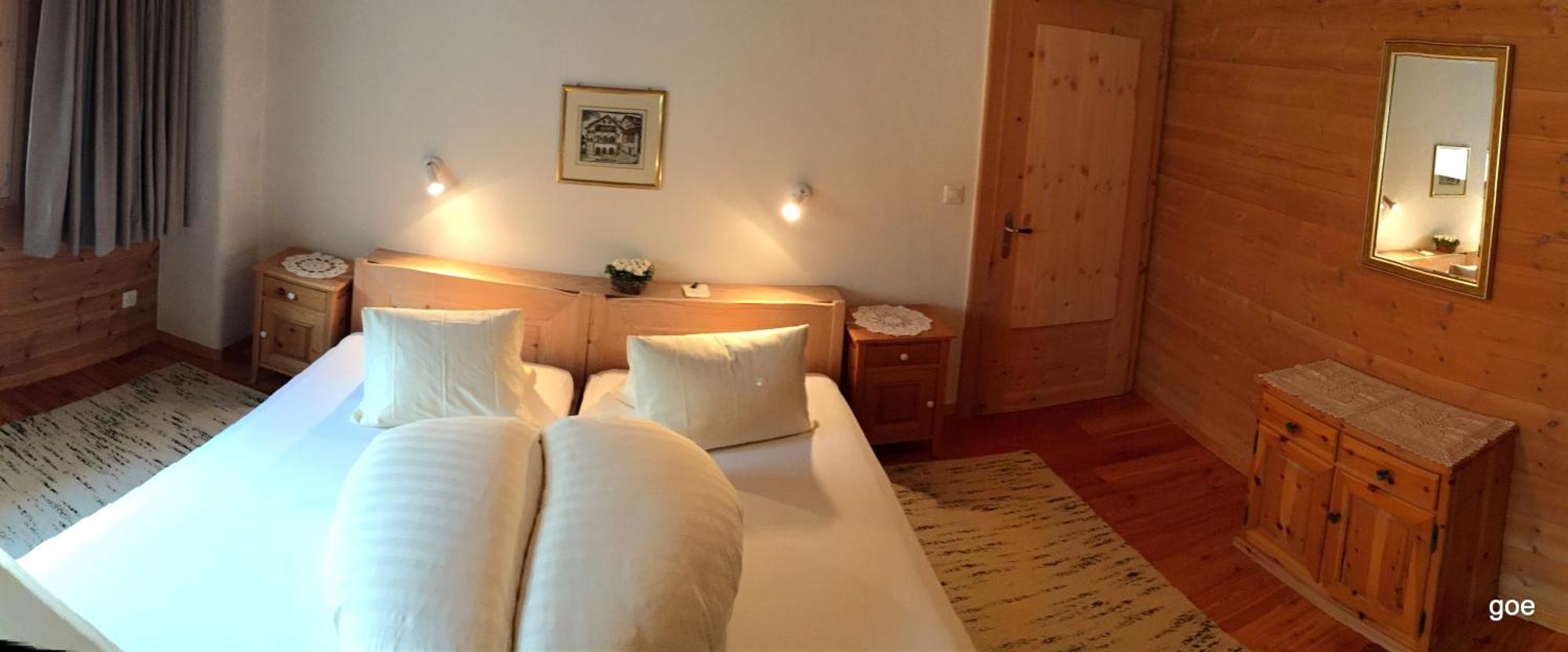 Hotel Chasa Sofia Scuol Quarto foto